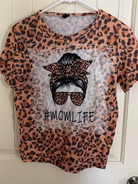 SHEIN Orange Leopard Print #MOMLIFE Short Sleeve Tee